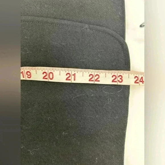 Chanel Vintage Collection 29 Knee-length Skirt Black Gold Signature Buttons - Picture 13 of 13